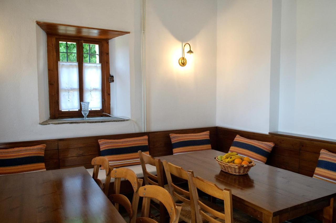 Alatinos Pinakátai Exterior foto