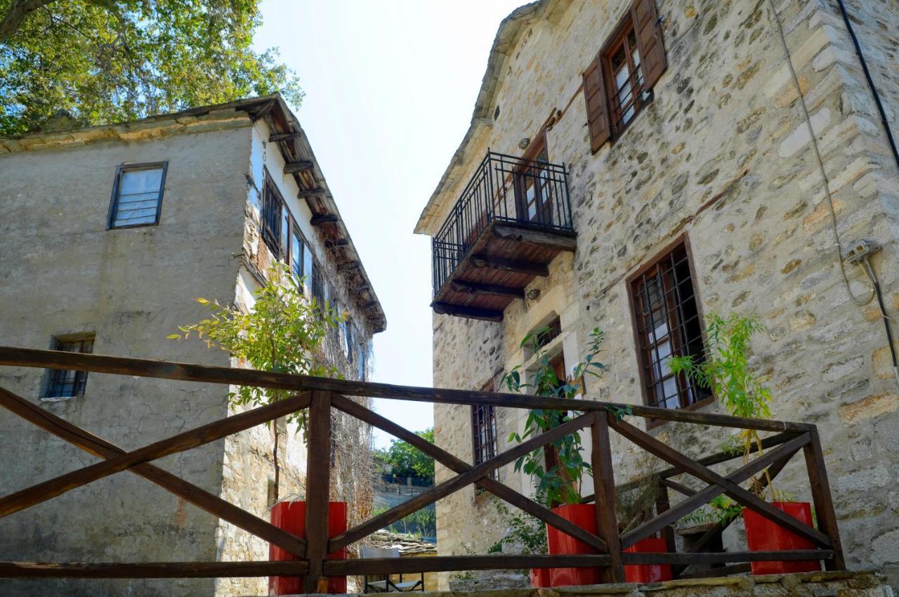 Alatinos Pinakátai Exterior foto