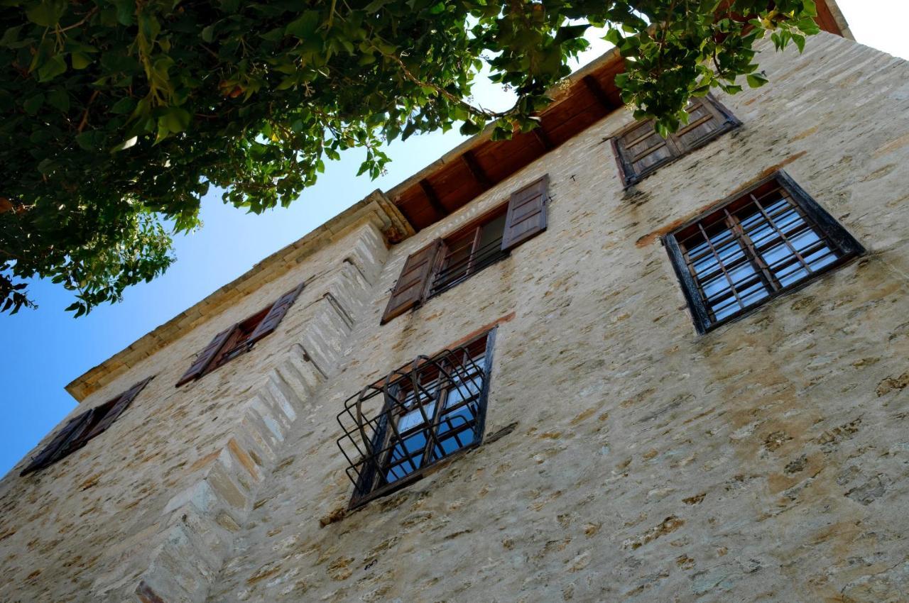 Alatinos Pinakátai Exterior foto