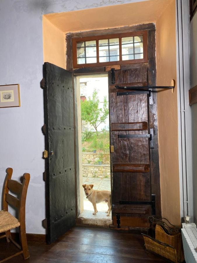Alatinos Pinakátai Exterior foto