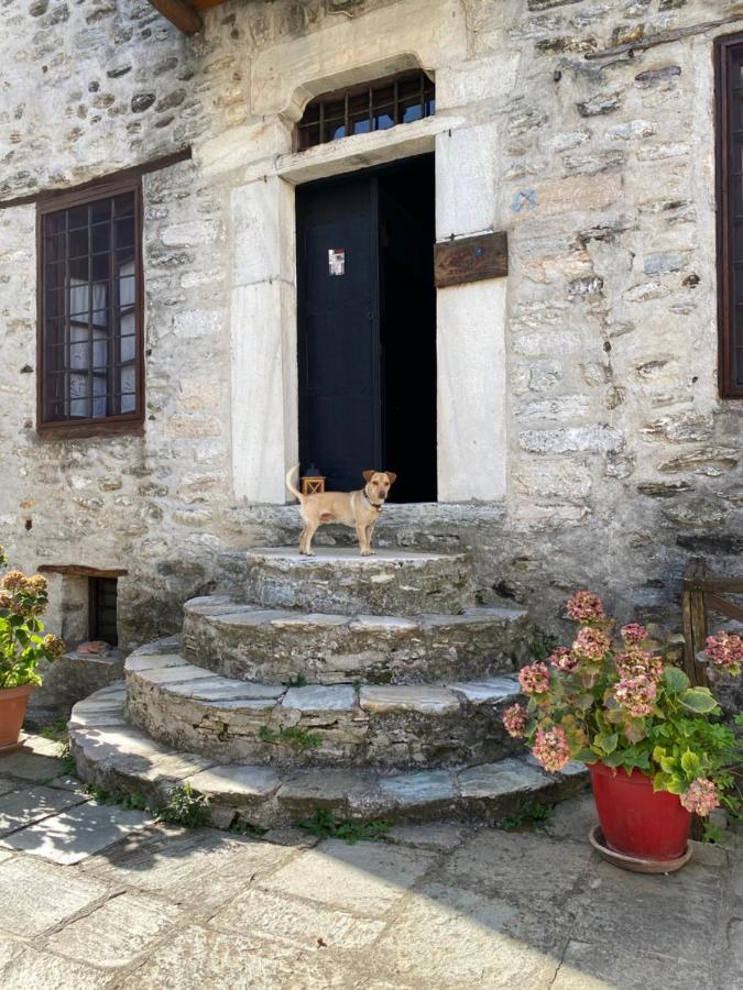Alatinos Pinakátai Exterior foto